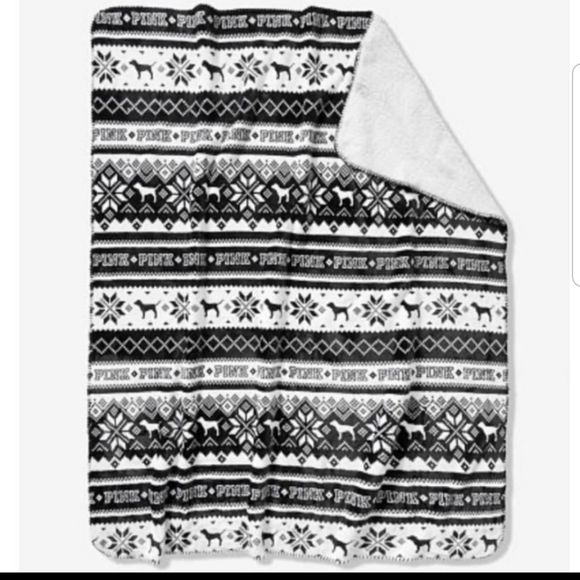 💗 NWT- VS Pink thick sherpa blanket - Picture 2 of 3